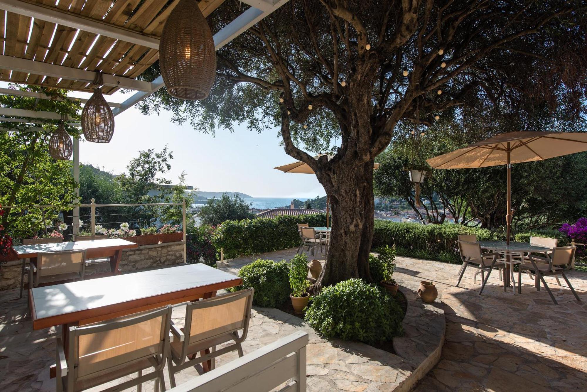 Hill Lofos Hotel Kassiopi Exterior photo
